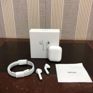 Apple AirPods Wireless Ear Buds, Bluetooth Headphones with Lightning Charging Case Included, Over 24 Hours of Battery Life
